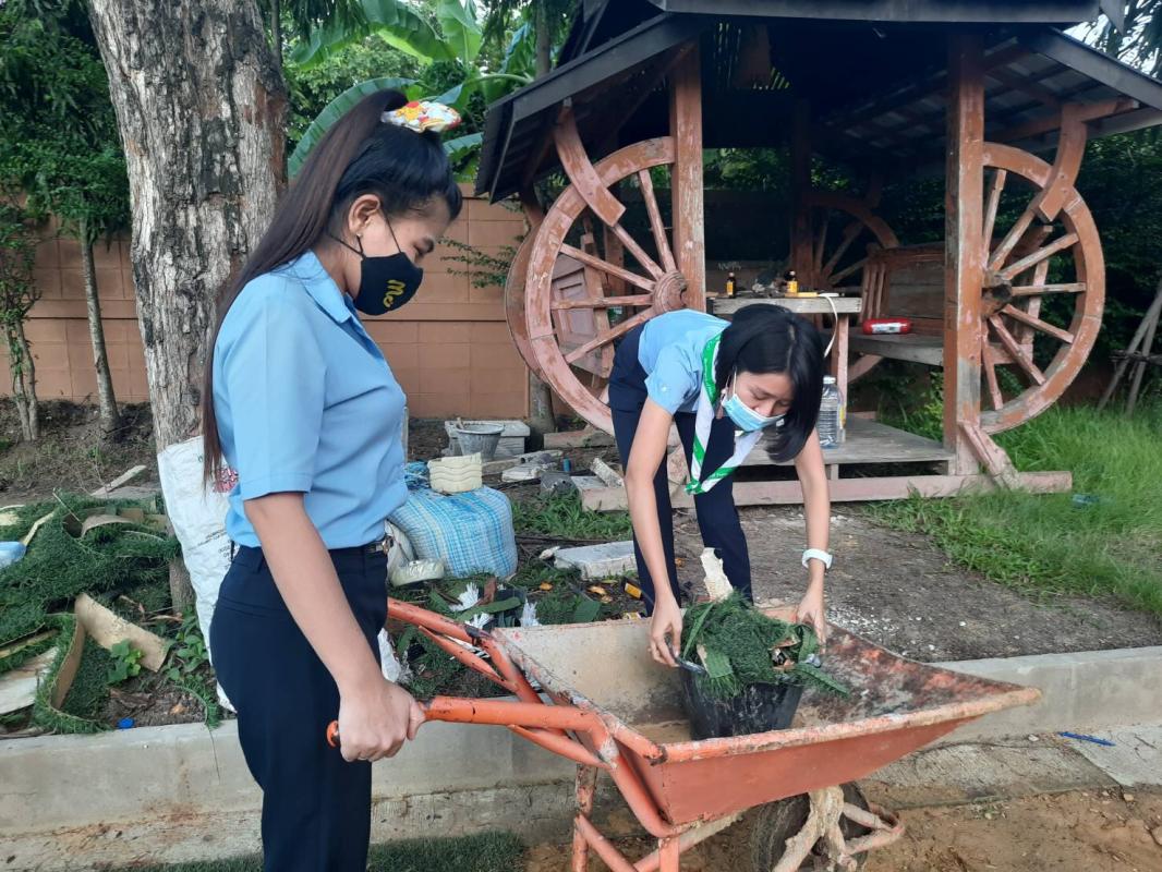 จิตอาสาช่วยเก็บขยะ