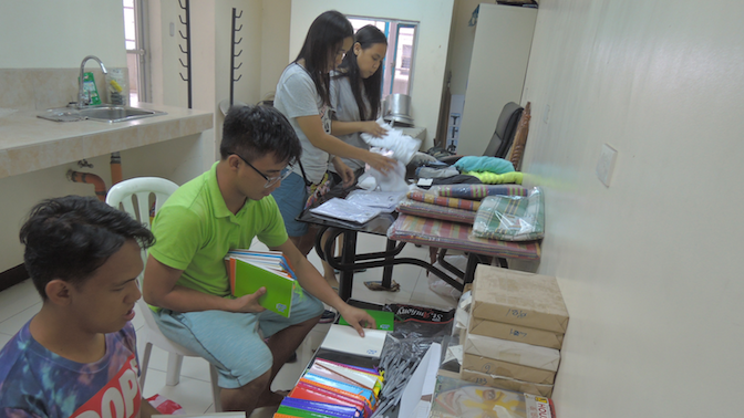 Supporting Scouts affected by fire in Manila