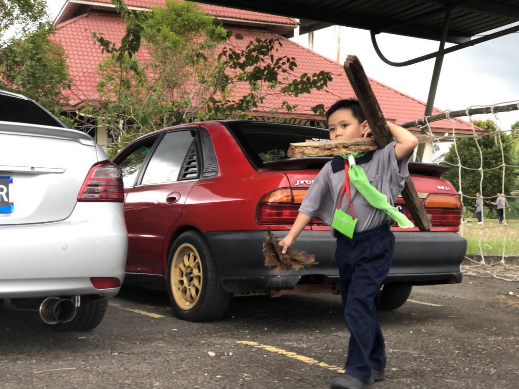 Si Comel, Peserta Perkhemahan Pengakap Khas Kali-2 
