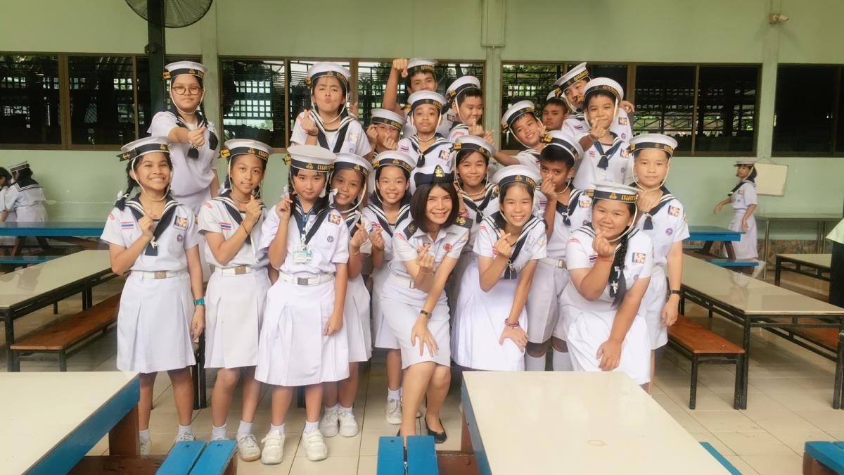 Cleaning the canteen 