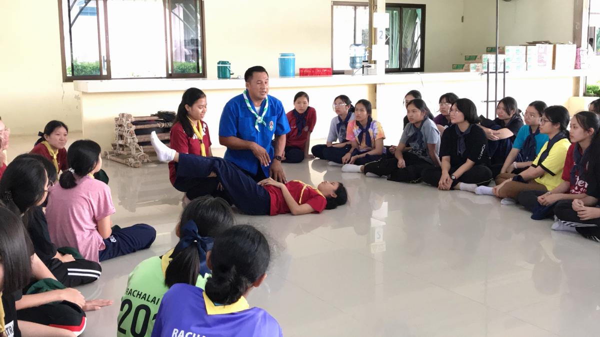 อบรม เนตรนารี และ สมาชิกยุวกาชาด โรงเรียนเบญจมราชาลัย