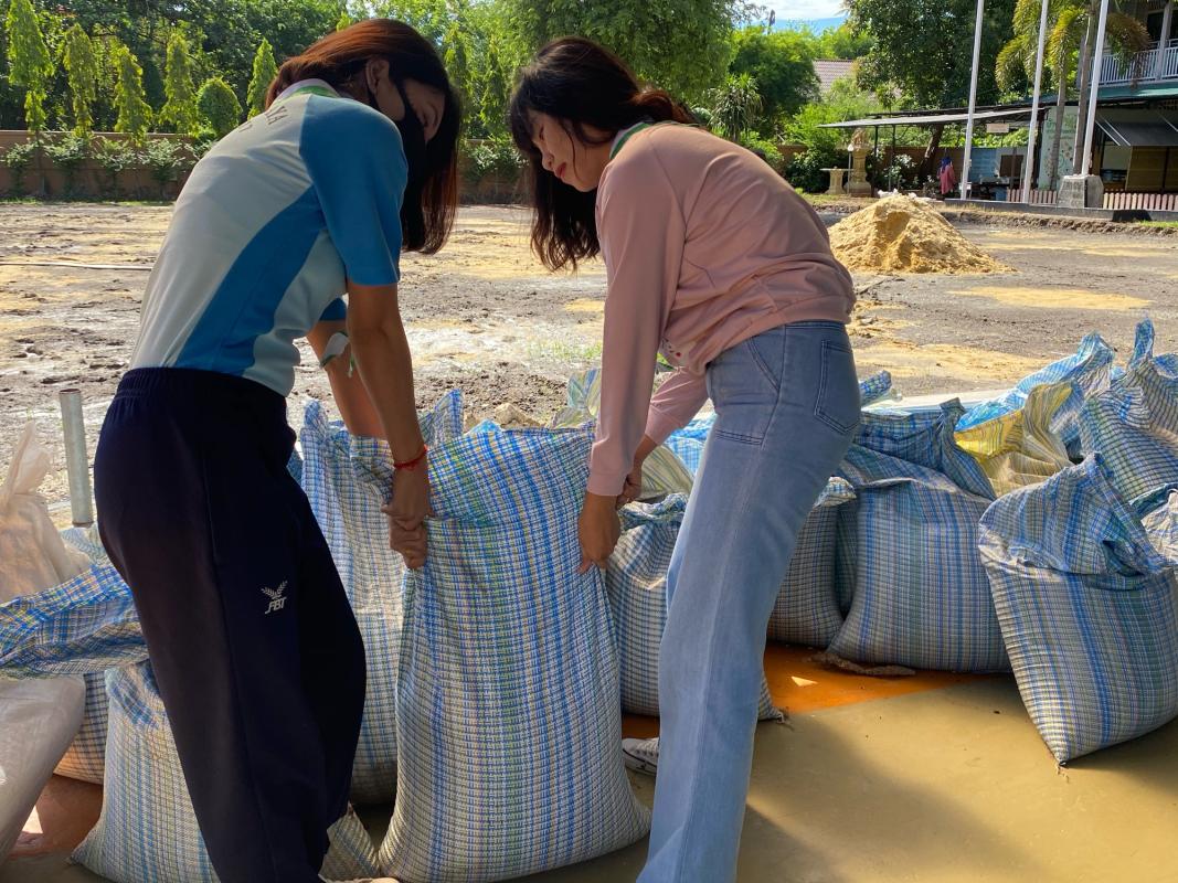 เคลียร์พื้นที่ลานอเนกประสงค์