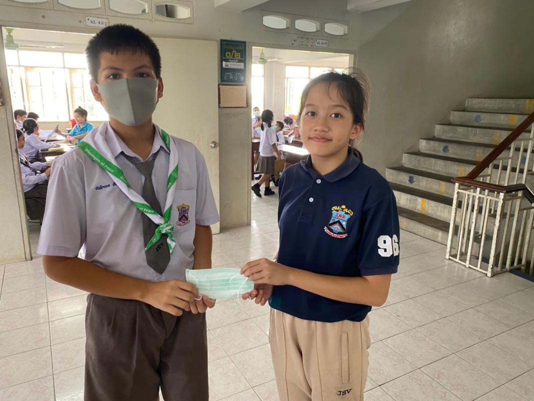 แจกหน้ากากอนามัย