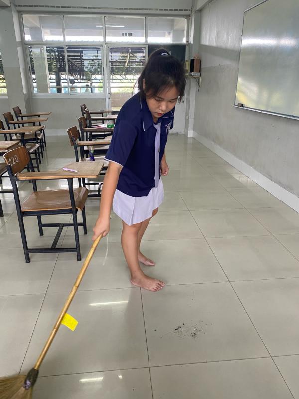 จิตอาสาทำความสะอาดห้องเรียน