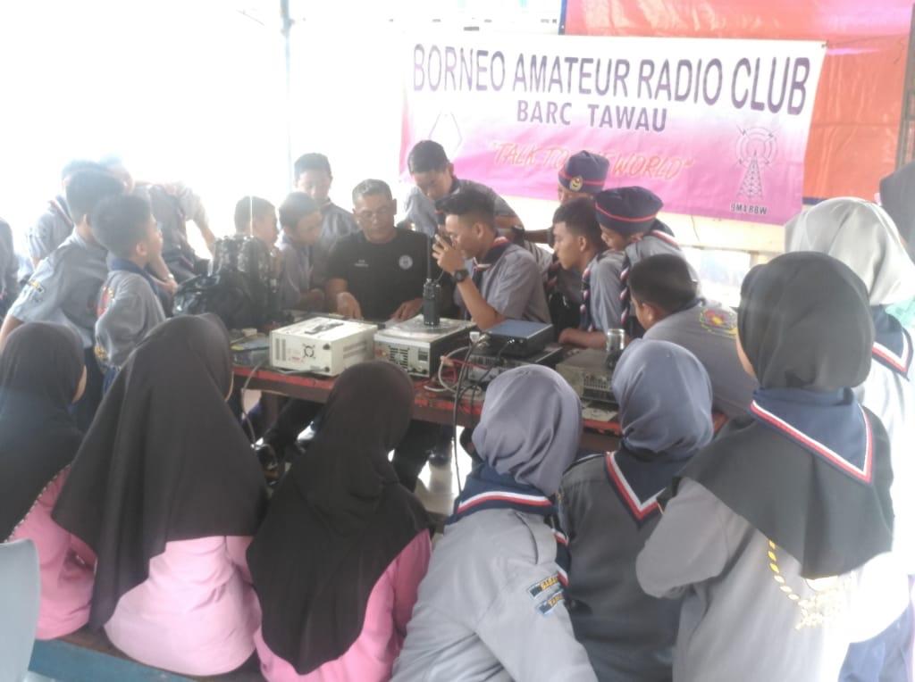 JOTA JOTI(persahabatan,persaudaraan dan perhubungan pengakap seluruh dunia).