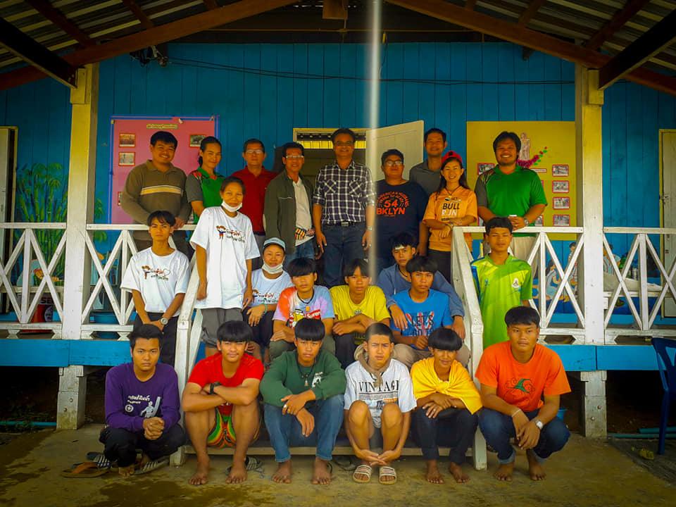 ติดตั้งไฟฟ้าให้กับโรงเรียนบ้านกองม่องทะ บ้านสาละวะ