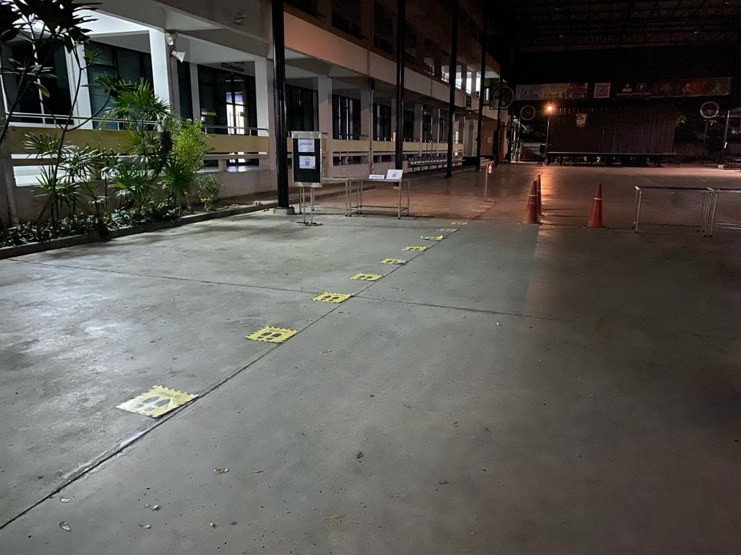 ร่วมจัดสถานที่จุดคัดกรอง