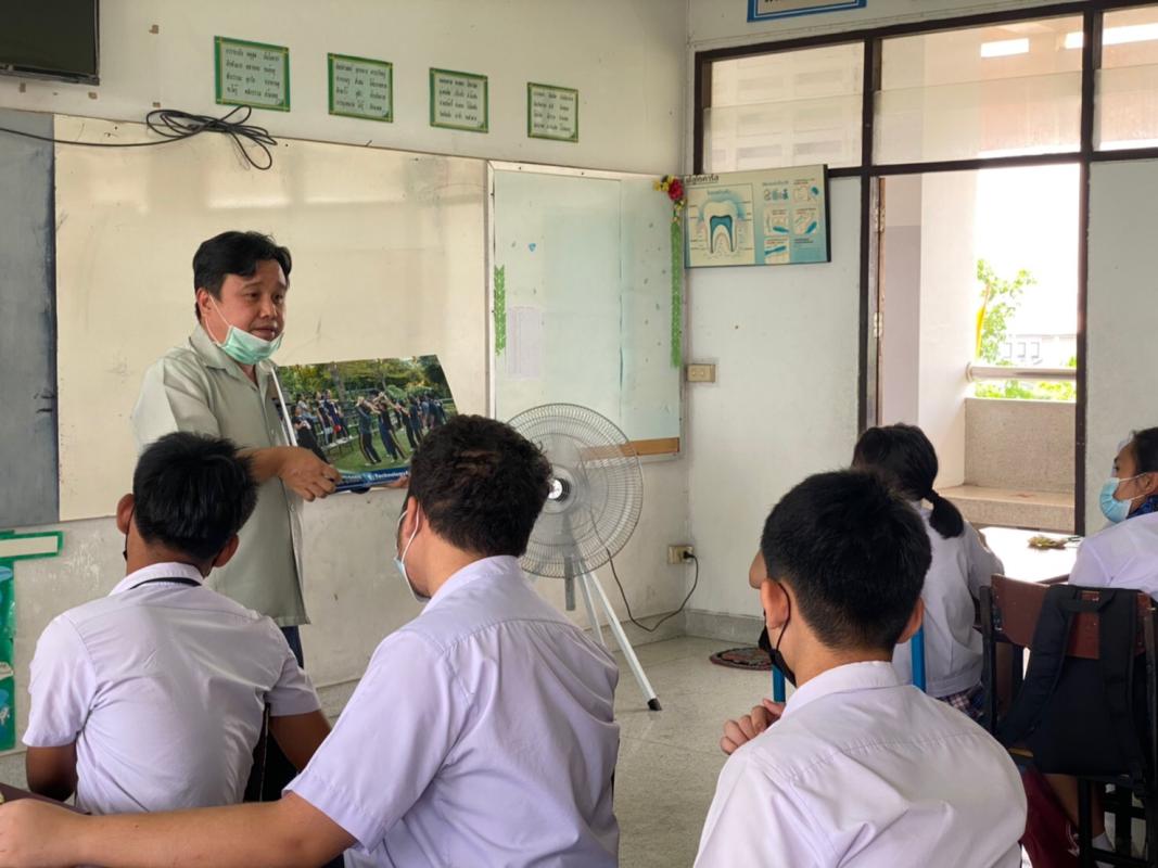 แนะแนวให้ความรู้กับนักเรียนโรงเรียนประชินนุสรณ์ ต่อระดับ ปวช,