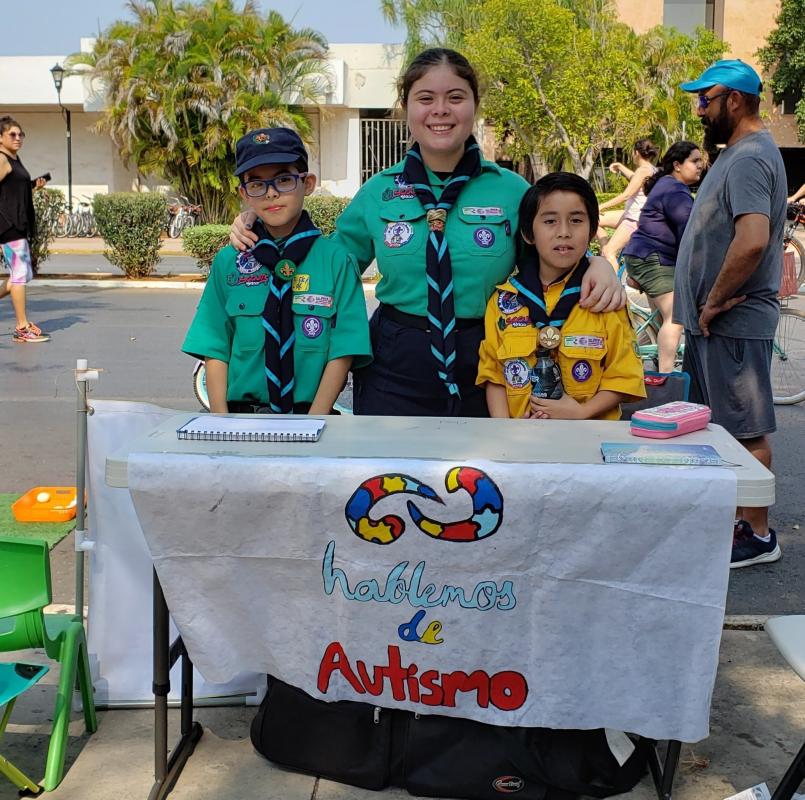 Creando Conciencia Sobre el Autismo / Creating Autism Awareness