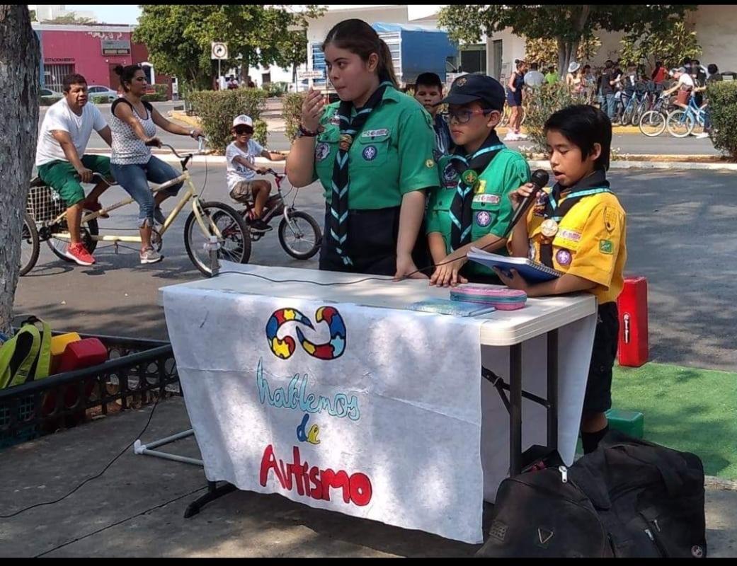 Creating Awareness/Creando Conciencia sobre el Autismo