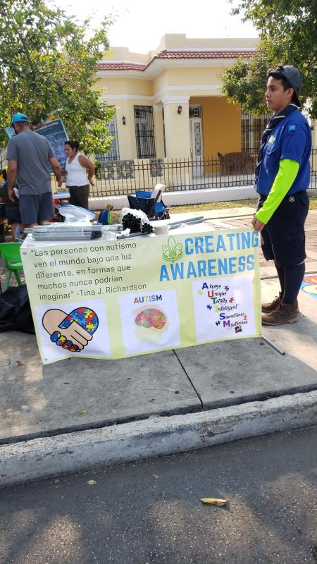 Creating Awareness/Creando Conciencia sobre el Autismo