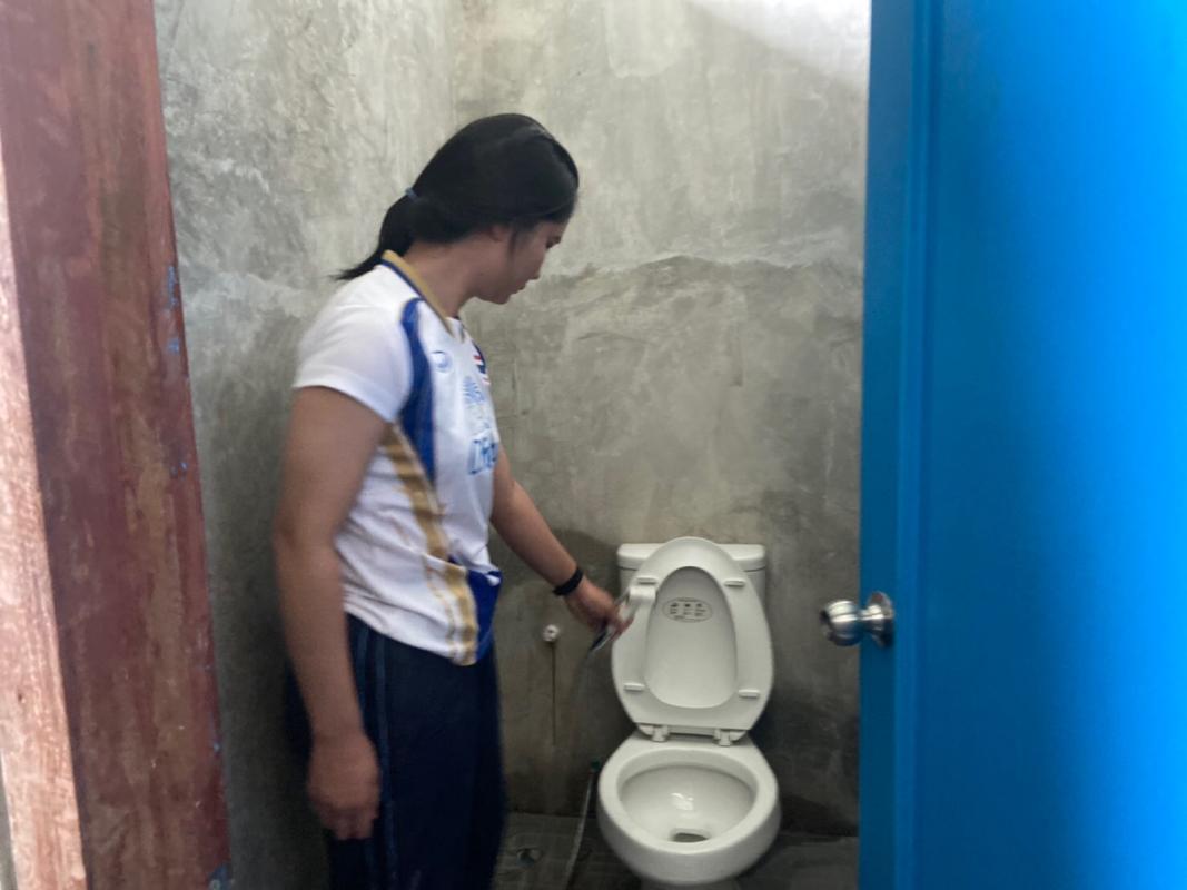 การทำความสะอาดห้องน้ำในโรงอาหาร