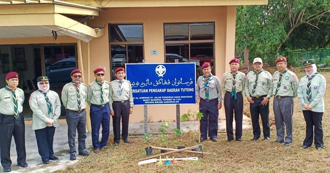 SAMBUTAN HARI MENANAM POKOK PENGAKAP PERINGKAT PERSATUAN PENGAKAP DAERAH TUTONG