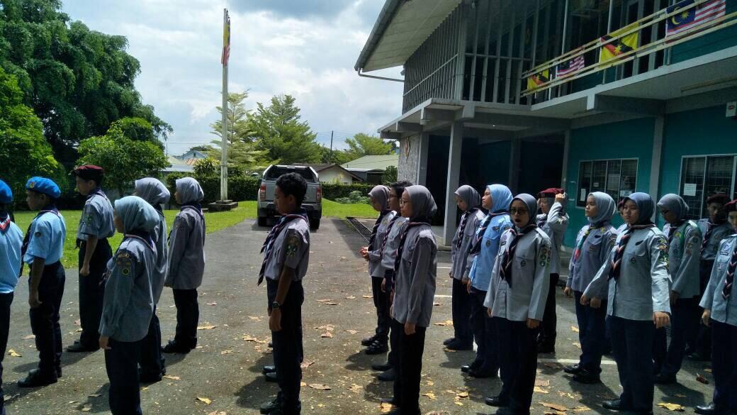 Latihan Kawad Lintas Hormat TYT di Hq