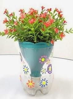 Plastic Tide Turner Challenge Badge: Crafts, with discarded plastic.