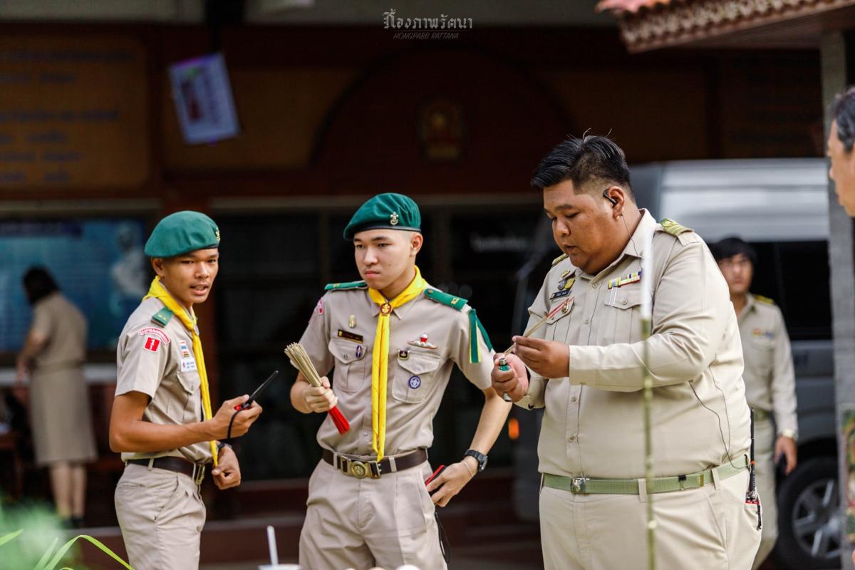 เข้าร่วมเป็นลูกเสืออำนวยความสะดวกให้กับแขกและนักเรียนที่มาร่วมงานพิธีวางพวงมาลาเนื่องในวันที่ระลึกท่านเจ้าพระยารัตนาธิเบศร์
