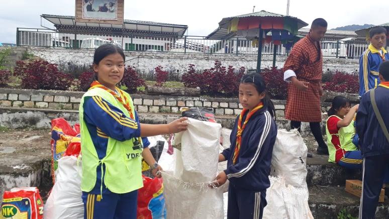 cleaning campaign for climate action for peace