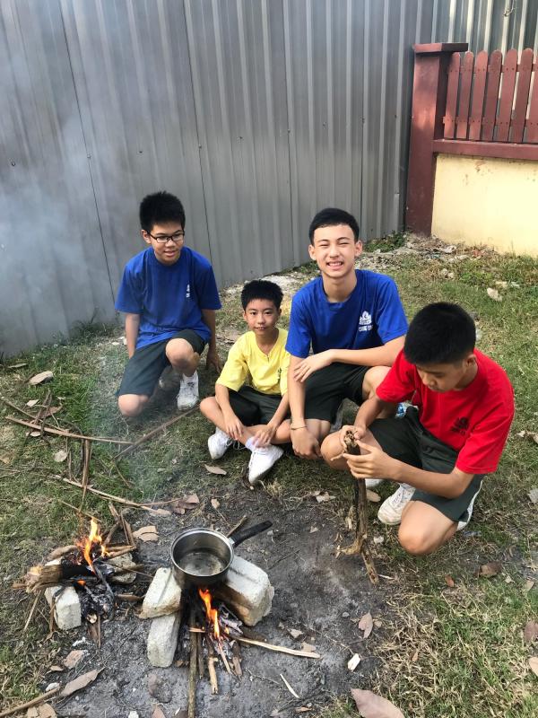 Menghidupkan api 