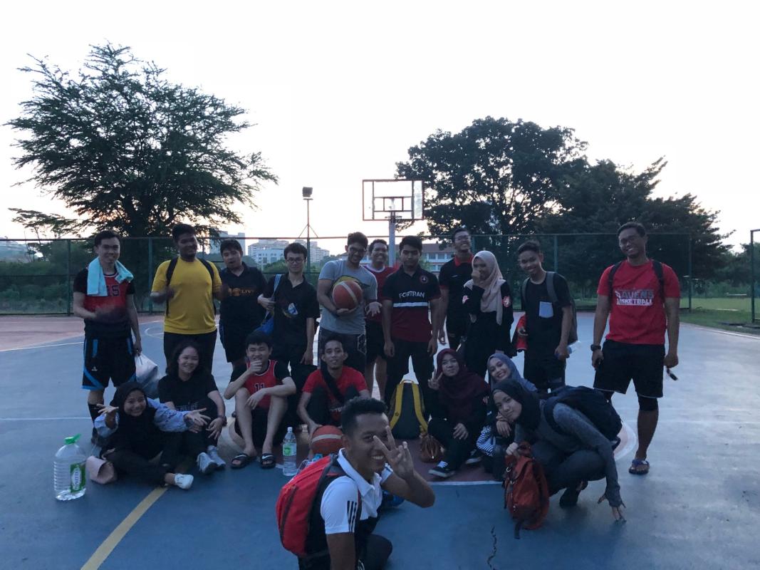 Perlawanan bola keranjang bersama sm sains selangor