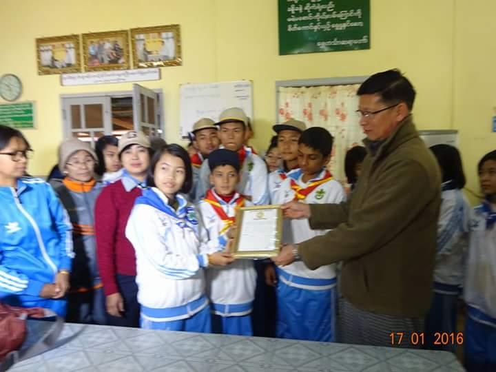 Donor for  the old at Pyin Oo Lwin charry myae 