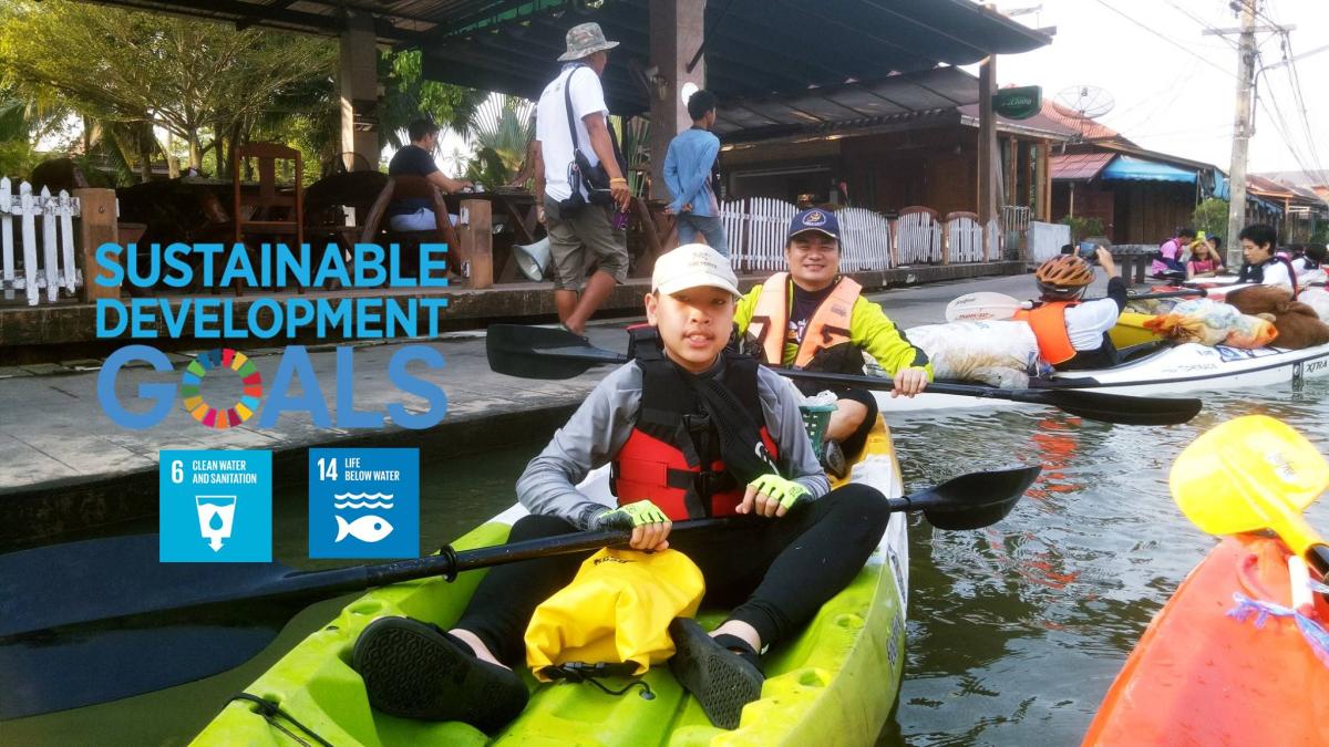 Rowing for Picking up Trash from the Mae Klong River