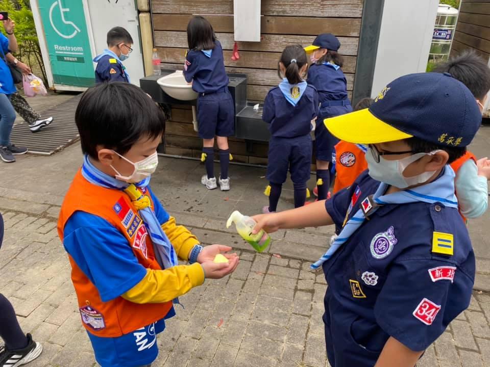 Wash our hands correctly to against viruses 正確洗手對抗病毒