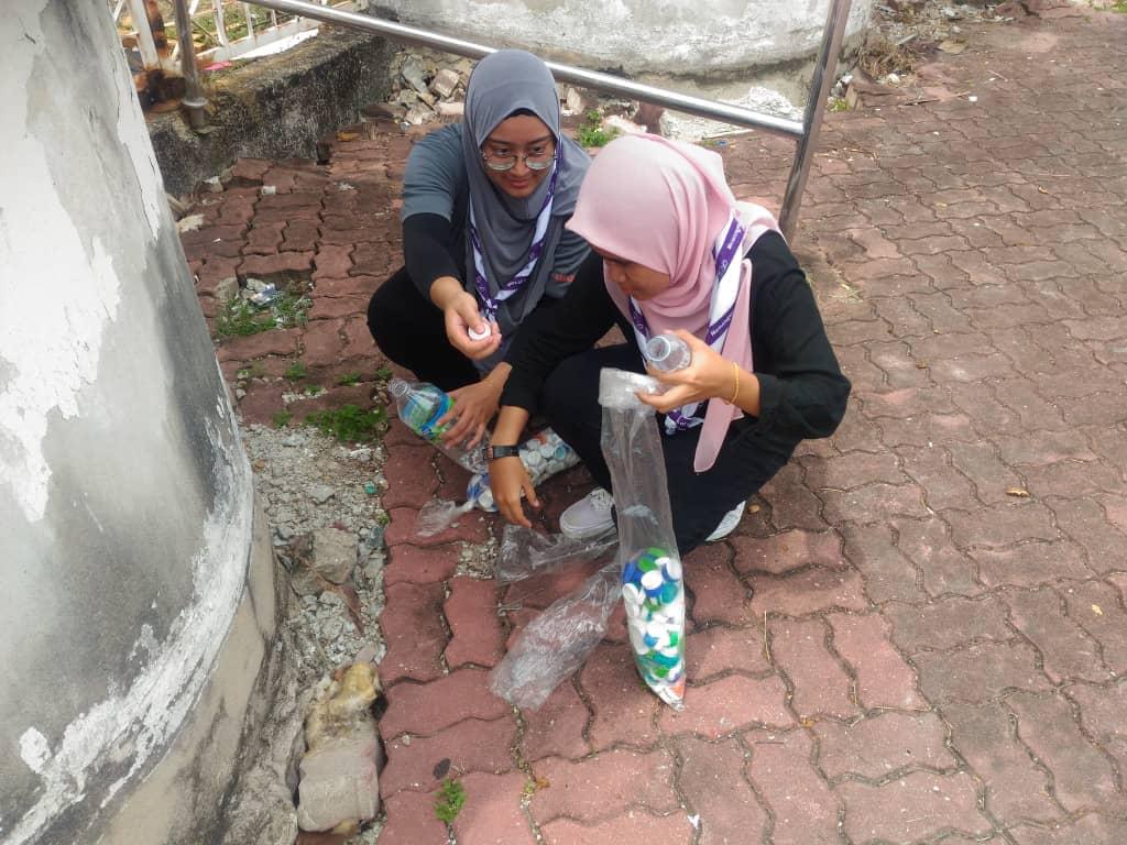 Reuse Recycle Garden Project (SWA Voluntary Service) - Cleaning at Stadium Kuala Selangor 