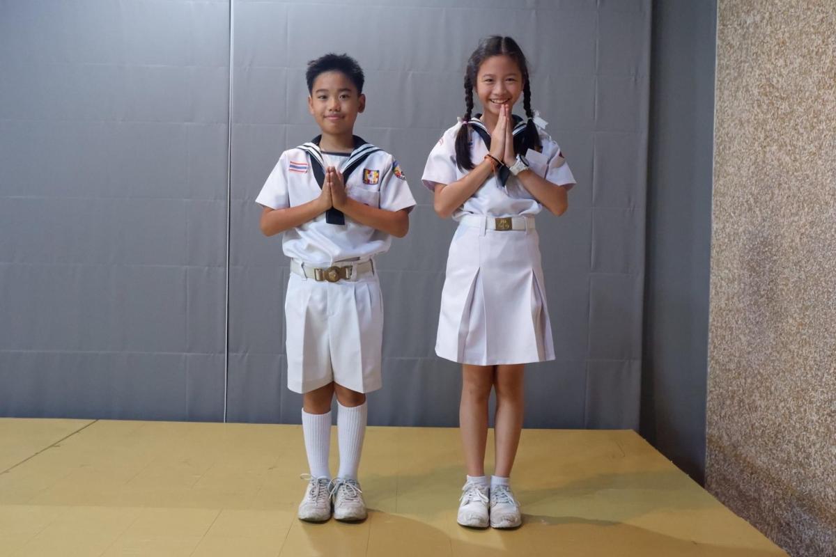ลูกเสือเนตรนารี ฝึกการไหว้ที่ถูกต้อง