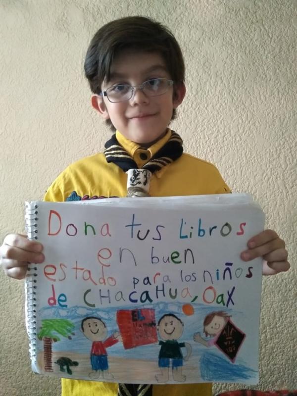 Libros para la Brigada Tortuga en Chacahua, Oax.