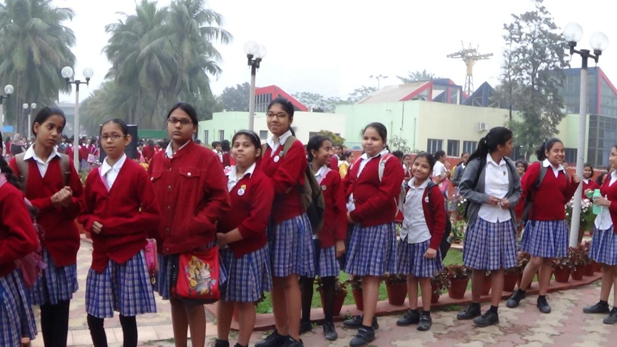 Guides and students of Ballygunge Shiksha Sadan at "Oil and Natural Gas Conservation Week" on 15/01/14