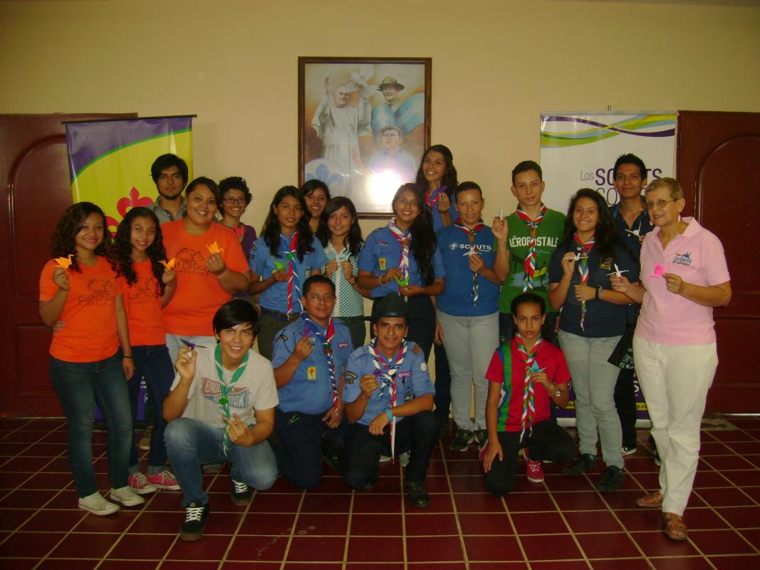 1,000 GRULLAS DE ORIGAMI POR LA PAZ