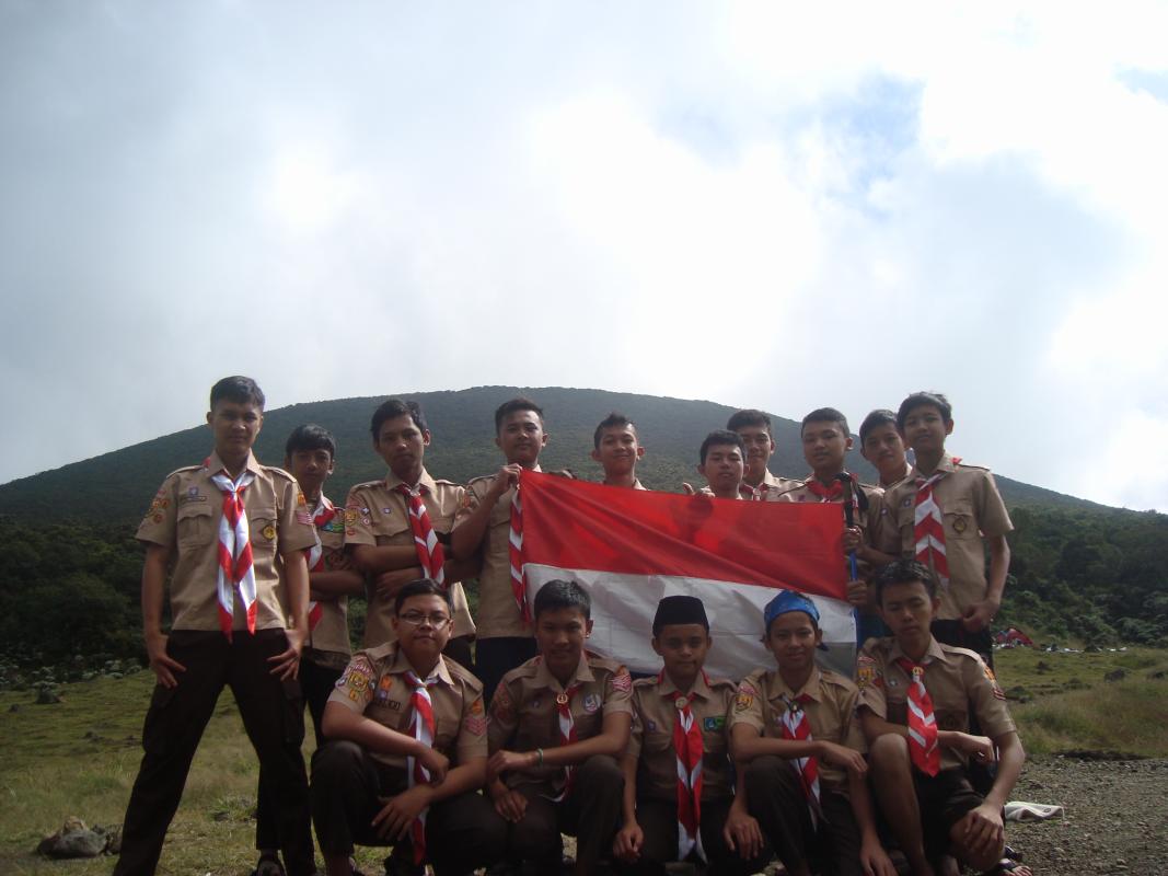 ekspedisi gunung gede
