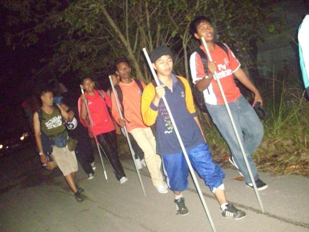 KEMBARA MALAM : BERJALAN KAKI 8KM