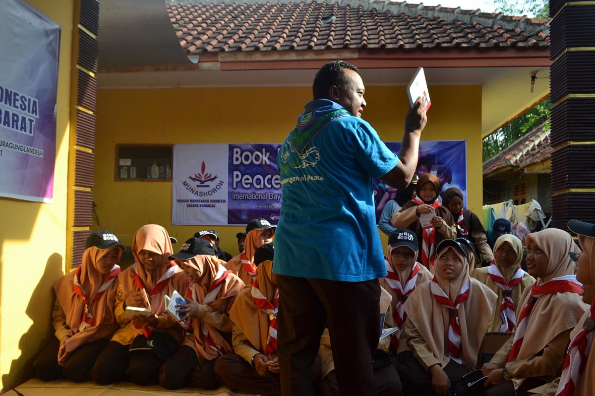 Prabuhi Book Deliver Peace Project