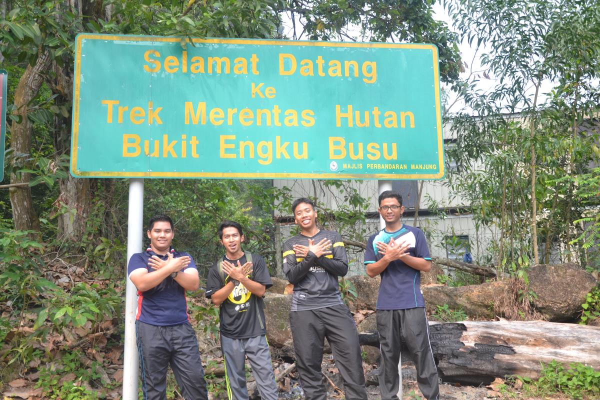 'GO GREEN' ADVENTURE HIKING 