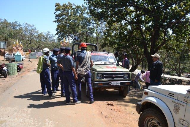 THE BHARAT SCOUTS & GUIDES, INDIA RESQUE TEAM RENDERD SERVICE AT PACHMARHI DURING MAHASHIVA RATREE MELA 2015.