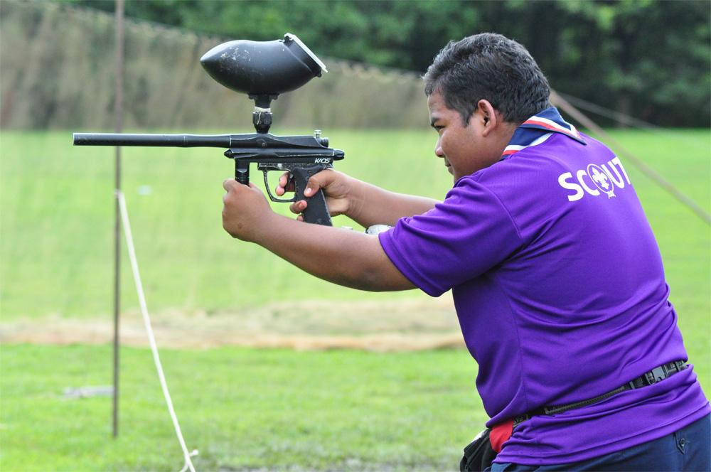 Paintball dengan sasaran bersembunyi.
