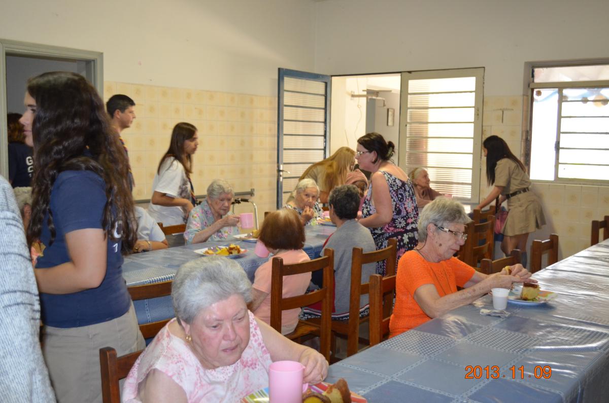 Campanha Dia da Vaidade num Lar de Avozinhas