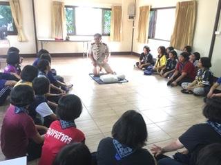 สอนการใช้ เครื่อง  AED