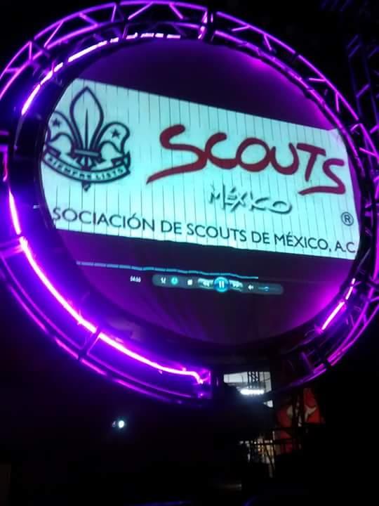 Servicio en concierto del grupo retro