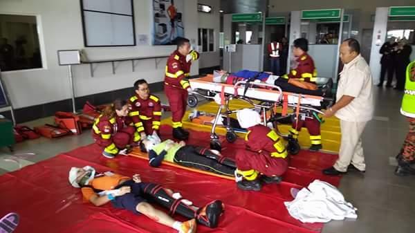 Kursus kebakaran lapangan terbang pengakap udara