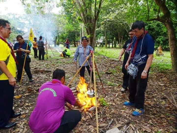 Sesi menyalakan api & memasak