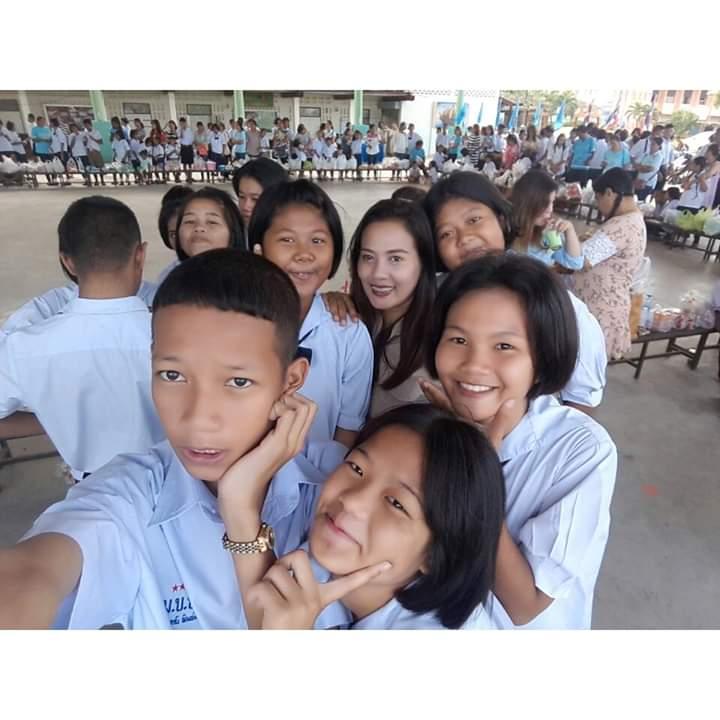 ทำบุญตักบาตรวันแม่