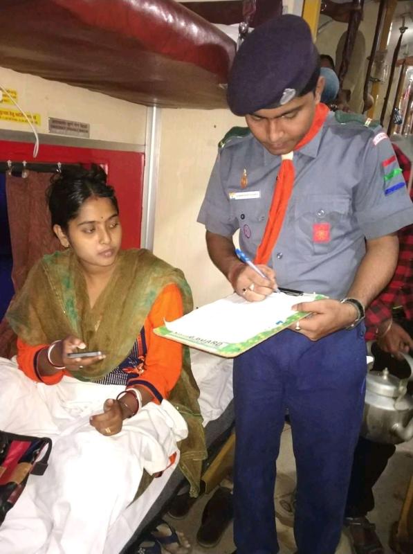 4th Day गोमो रेलवे स्टेशन में यात्रियों से प्रतिक्रया (Passengers Feedback ) @E.C.RLY GOMOH,DHANBAD