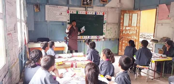 Volunteer Teacher in Remote School 