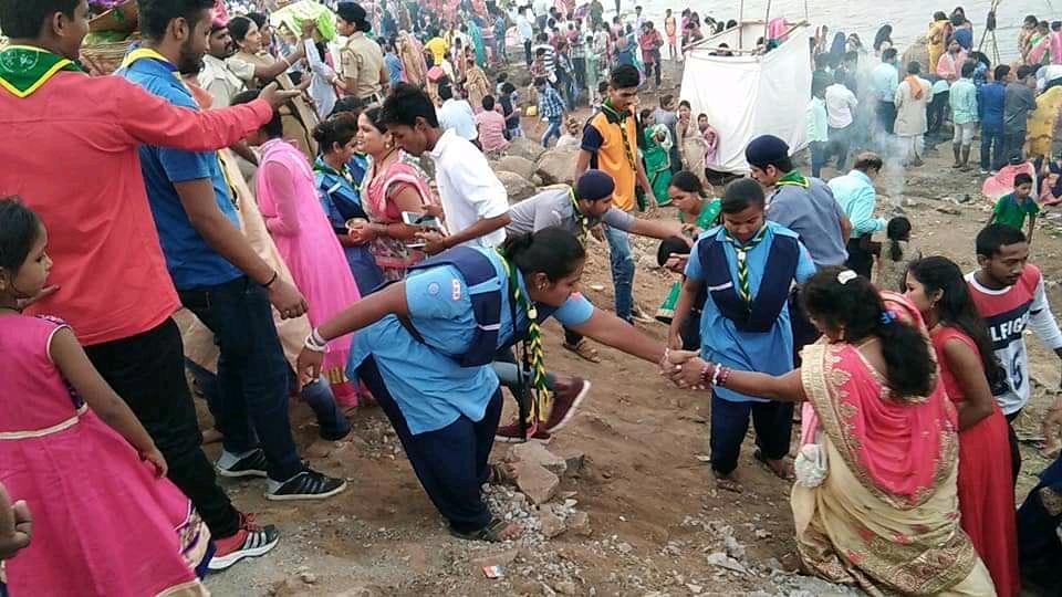 D&NH BSG providing free service to the needy peaple at Chhat puja there are total 3000 people were present in the festival we are working under Shudanshu sir (SOC of DNH) 