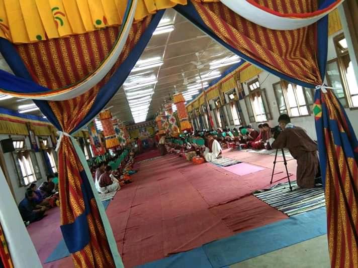 Helping hand in rituals