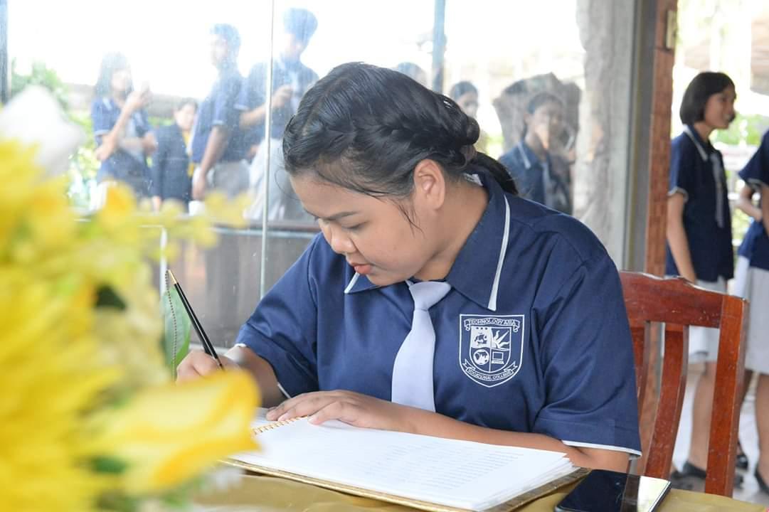 ลงนามถวายพระพร
