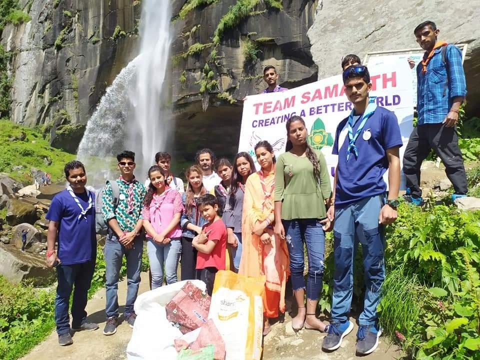 प्लास्टिक हटाओ अभियान।