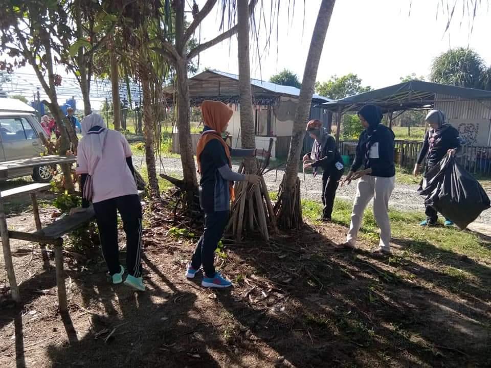 Gotong Royong Pantai Pimping Membakut